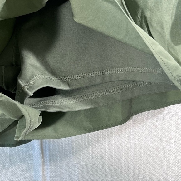 Happily Grey NWT Crossover Waist Athletic Boho Double Layer Shorts Green Sz M - Picture 4 of 11